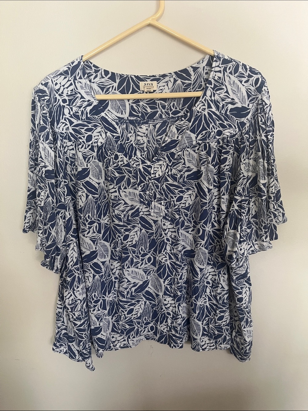 a.n.a Blue & White Leaf-Print Ruffled Sleeve Blouse